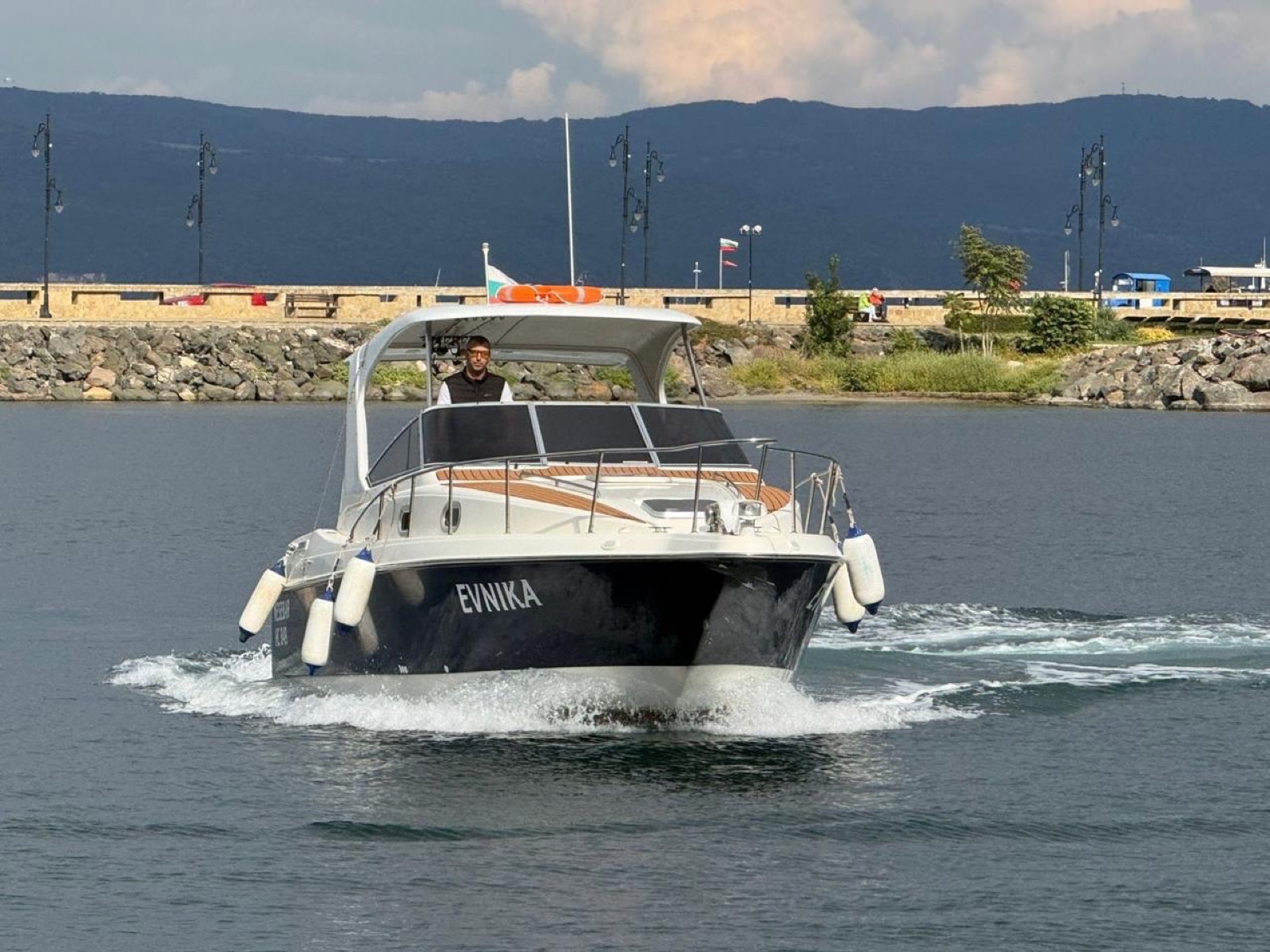 Yacht Evnika
